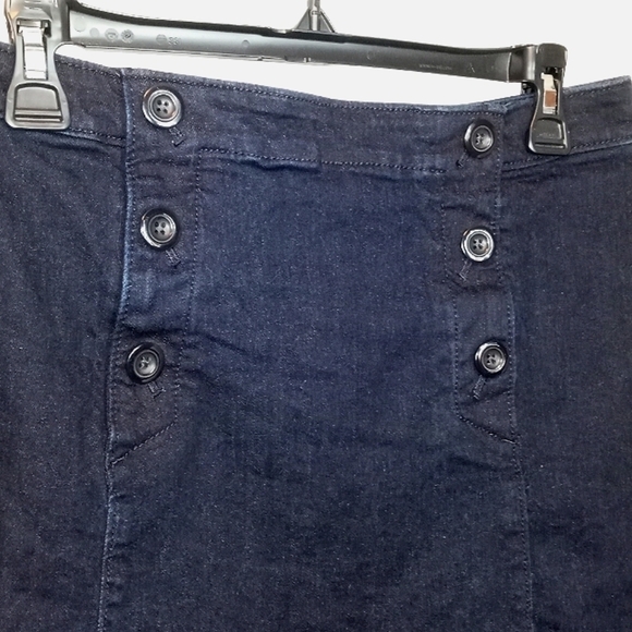 Loft dark wash denim deep blue/black mini skirt size 8 petite - Picture 3 of 6